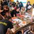 Taller «Arte de papel» conecta a través de la experimentación visual y la reflexión comunitaria, a dos grupos históricamente segregados