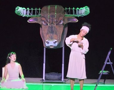 La Niña y el Toro, una obra teatral que rescata la valentía, resiliencia y memoria, de Ana Marambio, ex presa política de Pisagua