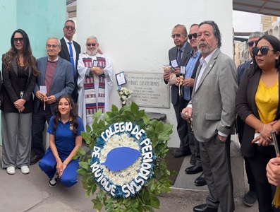 Colegio de Periodistas de Iquique y Escuela Manuel Castro Ramos rindieron emotivo homenaje al primer mártir del periodismo chileno