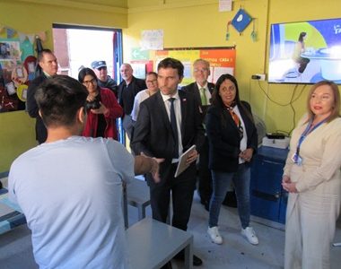 Impulsan Agenda de Reinserción Social y Protección de la Infancia con jornada de trabajo en Iquique, enfocada en derechos de mujeres privadas de libertad y jóvenes en sistema penal.