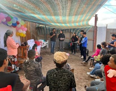 Jóvenes del campamento La Mula impulsan proyecto de reciclaje y liderazgo comunitario para prevenir la violencia
