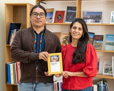 Editan libro que aborda experiencias de pueblos originarios y población migrante. Incorpora fenómenos el de plaza Brasil de Iquique.