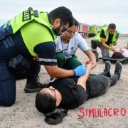 Simulacro de accidente aéreo movilizó a cerca de 100 estudiantes en el Aeropuerto Diego Aracena. Ejercicio puso a prueba protocolos de respuestas