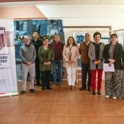 Más de 600 estudiantes visitan exposición de arte textil sustentable en el Instituto Comercial de Iquique