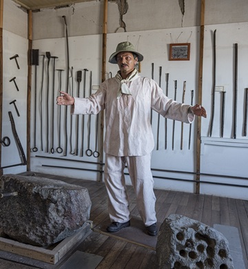 Nuevas esculturas a escala humana revitaliza experiencia museográfica en Patrimonio Mundial Salitrera Humberstone