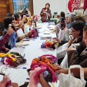 Proyecto Fondart 2026, que rescata práctica milenaria del bordado, partió con talleres de iniciación al Crewel, en Casa Municipal de la Cultura de Iquique