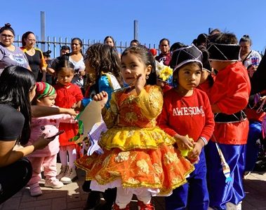 Párvulos fueron protagonistas en la tradicional procesión de San Pedro en la caleta y playa Chanavayita