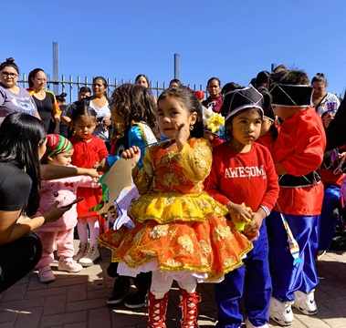 Párvulos fueron protagonistas en la tradicional procesión de San Pedro en la caleta y playa Chanavayita