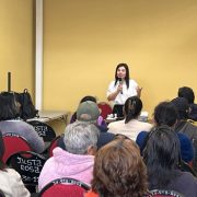 Senadora Danisa Astudillo reúne a vecinos de Alto Hospicio para fortalecer agenda nacional frente a la crisis por socavones