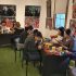 Gran interés despiertan talleres gratuitos de flores de hojalata y máscaras, que se realizan en contexto de festividad religiosa