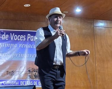 Patricio Leyton, cantante pampino, del Centro Cultural «Detrás de un Sueño», se adjudica proyecto cultural «La Pampa Cantada»,