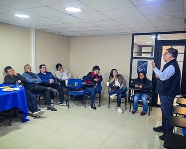 Periodistas y representantes de medios regionales dialogaron con la Defensoría de Tarapacá para reforzar canales de contacto y facilitar trabajo periodístico