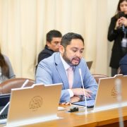 Diputado Carvajal aprueba proyecto de postnatal parental en comisión de Desarrollo Social: “estamos reafirmando nuestro compromiso con las familias”