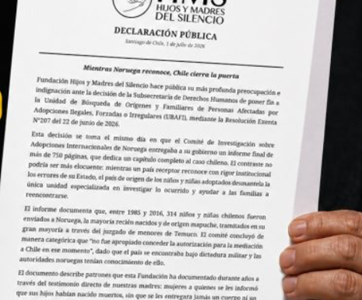Los niños que Chile no buscará: Estado cierra unidad de adopciones ilegales el mismo día que Noruega reconoce sus errores