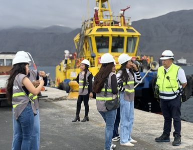 Estudiantes de Comercio Exterior de universidad de Santa Cruz,  Bolivia conocieron rol estratégico del Puerto de Iquique