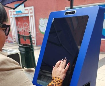 Tarapacá recibe moderno tótem Tecnológico portátil que llevará trámites gratuitos a todas las comunas de la región