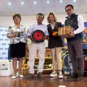 INDAP Tarapacá entregó equipamiento a agricultores para prevenir la mosca de la fruta en Pica y resguardar patrimonio fitosanitario