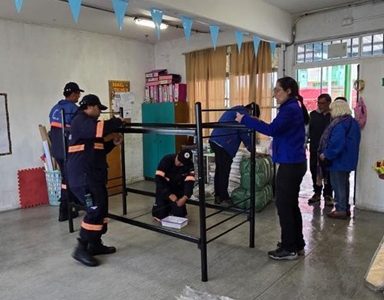 Habilitación de dos albergues y refuerzo en entrega de nylon para afectados por precipitaciones, realizó Municipalidad de Iquique