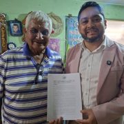 Diputado Carlos Carvajal impulsa proyecto para homenajear en vida al campeón mundial Raúl Choque, que busca preservar su legado
