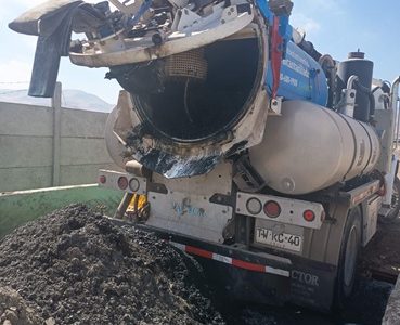 Tras evento meteorológico, Aguas del Altiplano retira más de 15 toneladas de arena y lodo de la red de alcantarillado de Iquique y Alto Hospicio