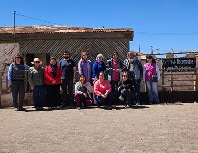 Voluntarios y personal del Centro de Documentos Salitrera Humberstone, se capacitan en Conservación e Inventarios Patrimoniales