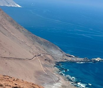 Puerto de Iquique evalúa potencial portuario y logístico en sector de Punta Ballena