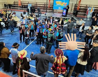 Por su trayectoria y compromiso, reconocen a 13 dirigentes sociales de Huara durante capacitación sobre gestión comunitaria. 