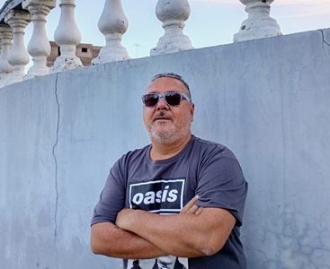 «La biblioteca hundida»: La novela del periodista y escritor Rodrigo Ramos Bañados, que cruza la frontera boliviano-chilena